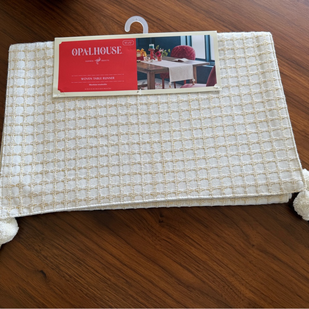 Opalhouse Cream and Gold Woven Table Runner